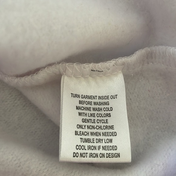 NWOT Peanuts Graphic Cropped Sweatshirt w/Classic Xmas scene, size Large - Picture 9 of 9